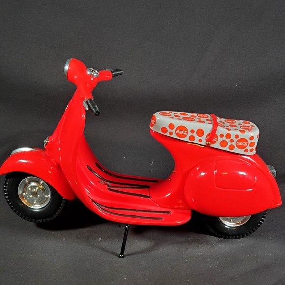 Limited Edition Coca Cola Die Cast Vespa - Picture 7 of 11